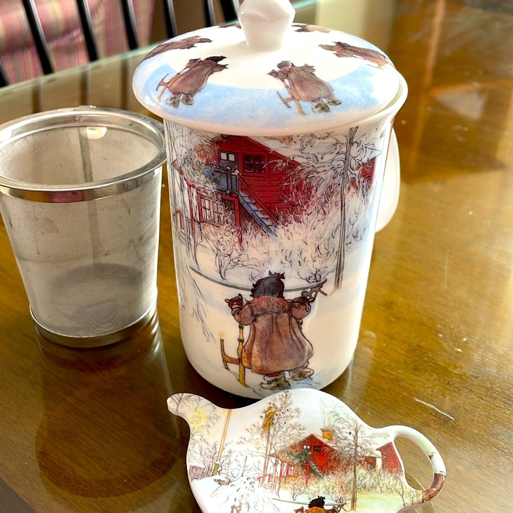❄️⛄️- Ashdene fine bone China tea infuser mug with cover and teabag holder